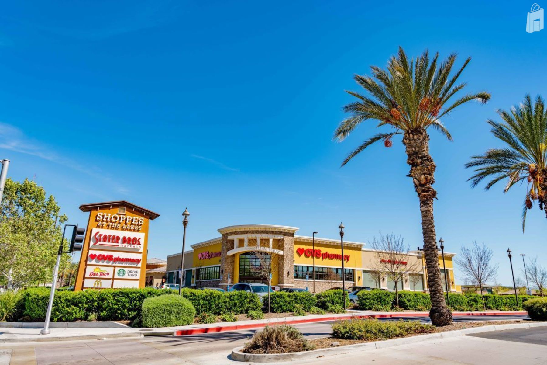 Shoppes at the Lakes