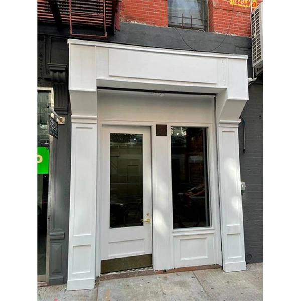 Cozy white boutique in Nolita