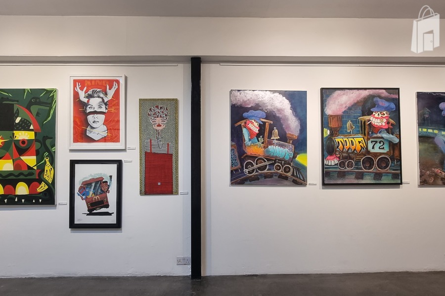 Back room right wall