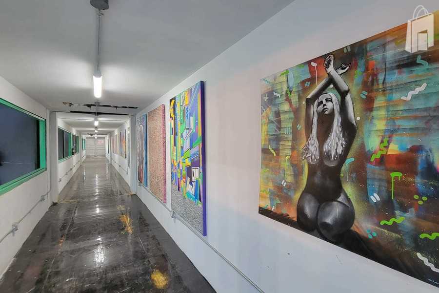 West upper container space