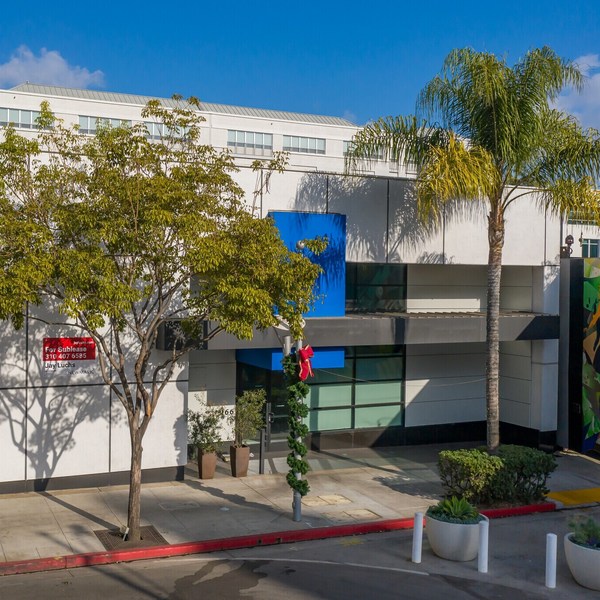 Beverly Hills High Exposure Retail, Office, Meeting Event Venue