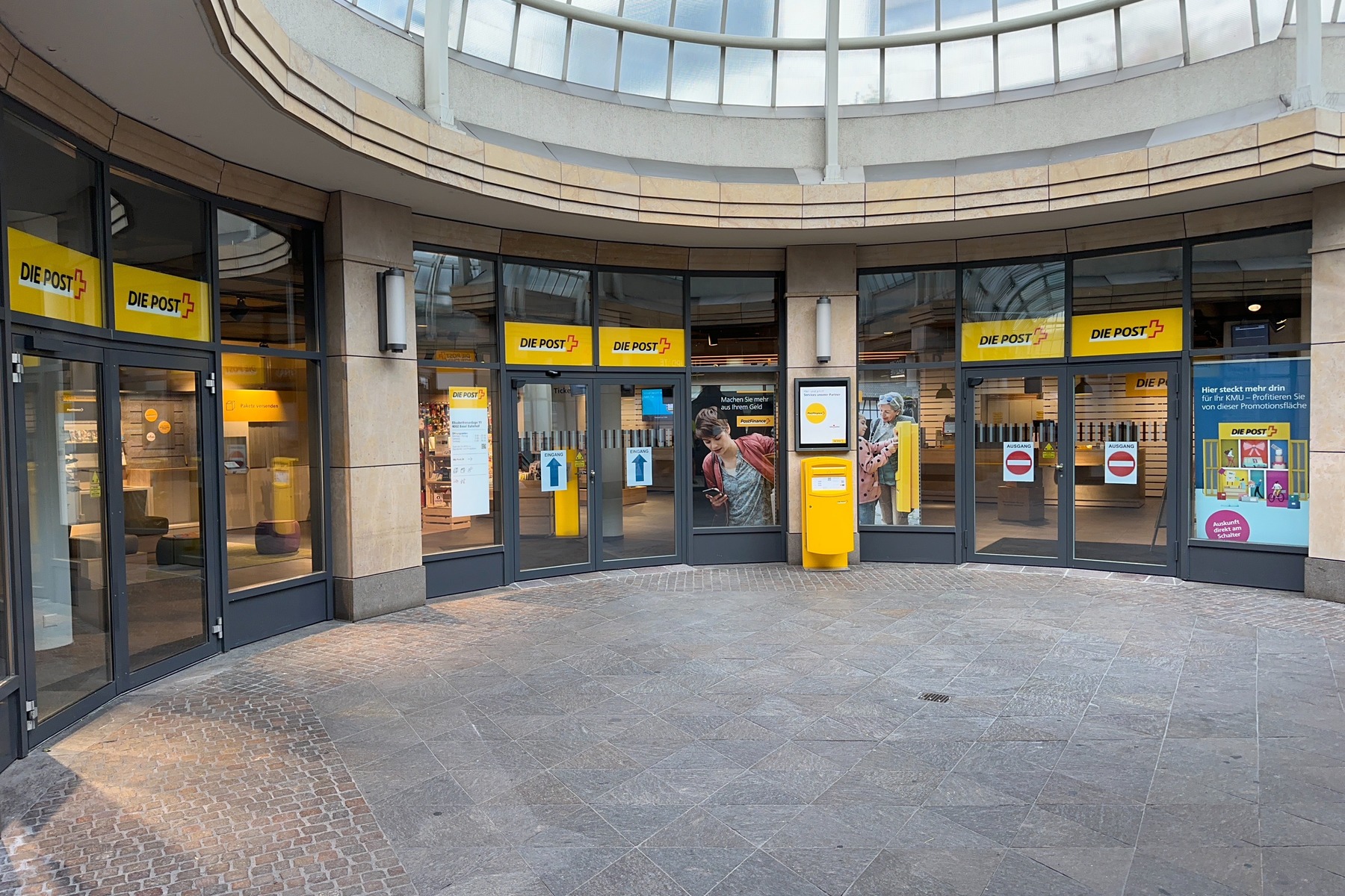 Postfiliale Basel Bahnhof, Aussenansicht