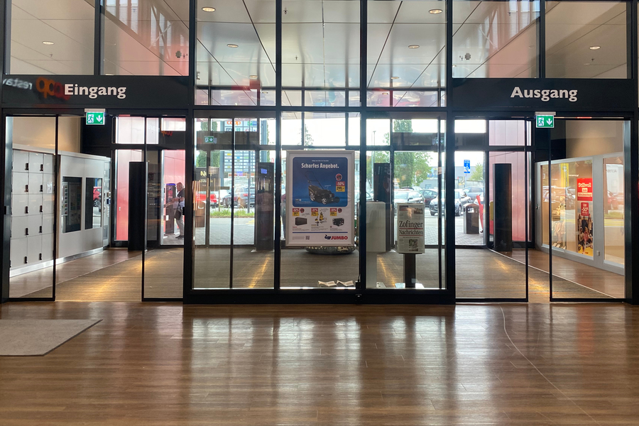 Platz 7 Haupteingang