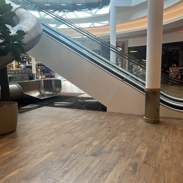 Ilfis Center: Fläche 2 vor Lift (EG)