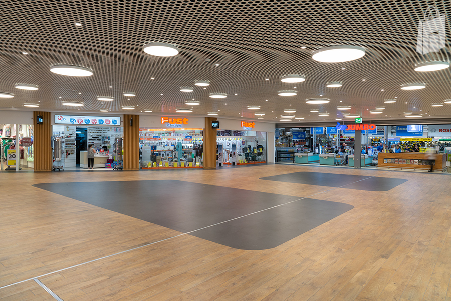 Mall superiore lato Jeans Shop