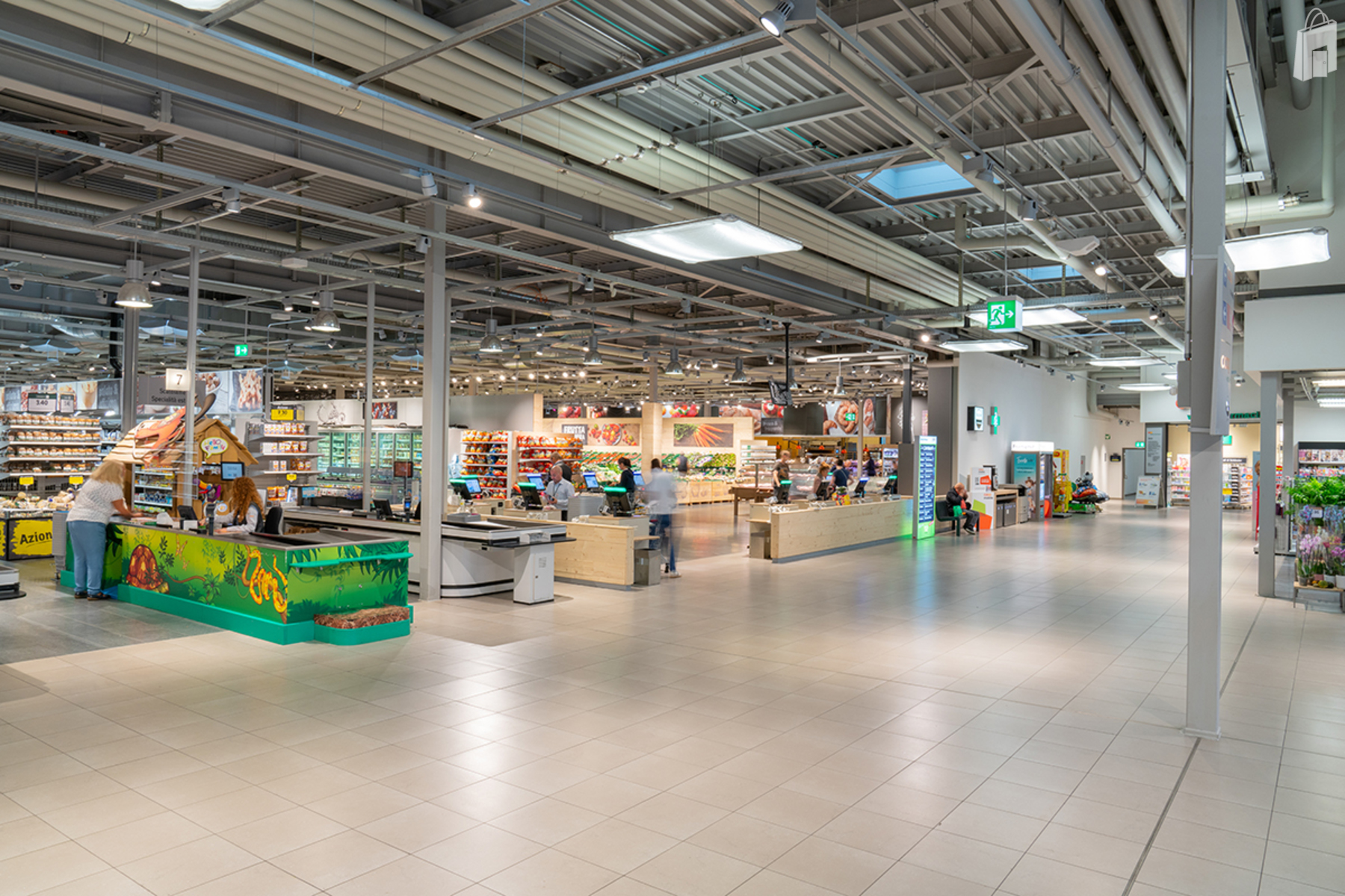 Mall centrale pilastro chiosco