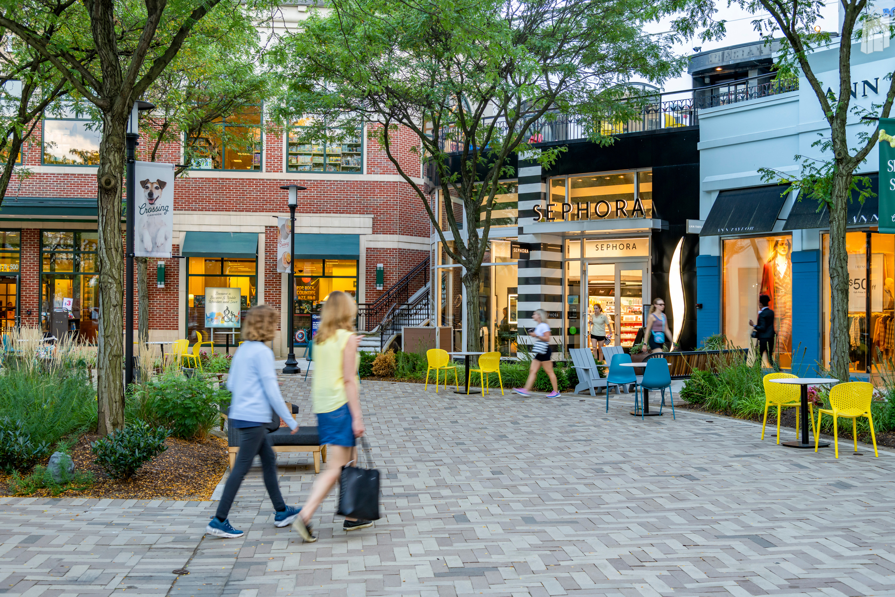 Outdoor Space Available in The Loop in Clarendon