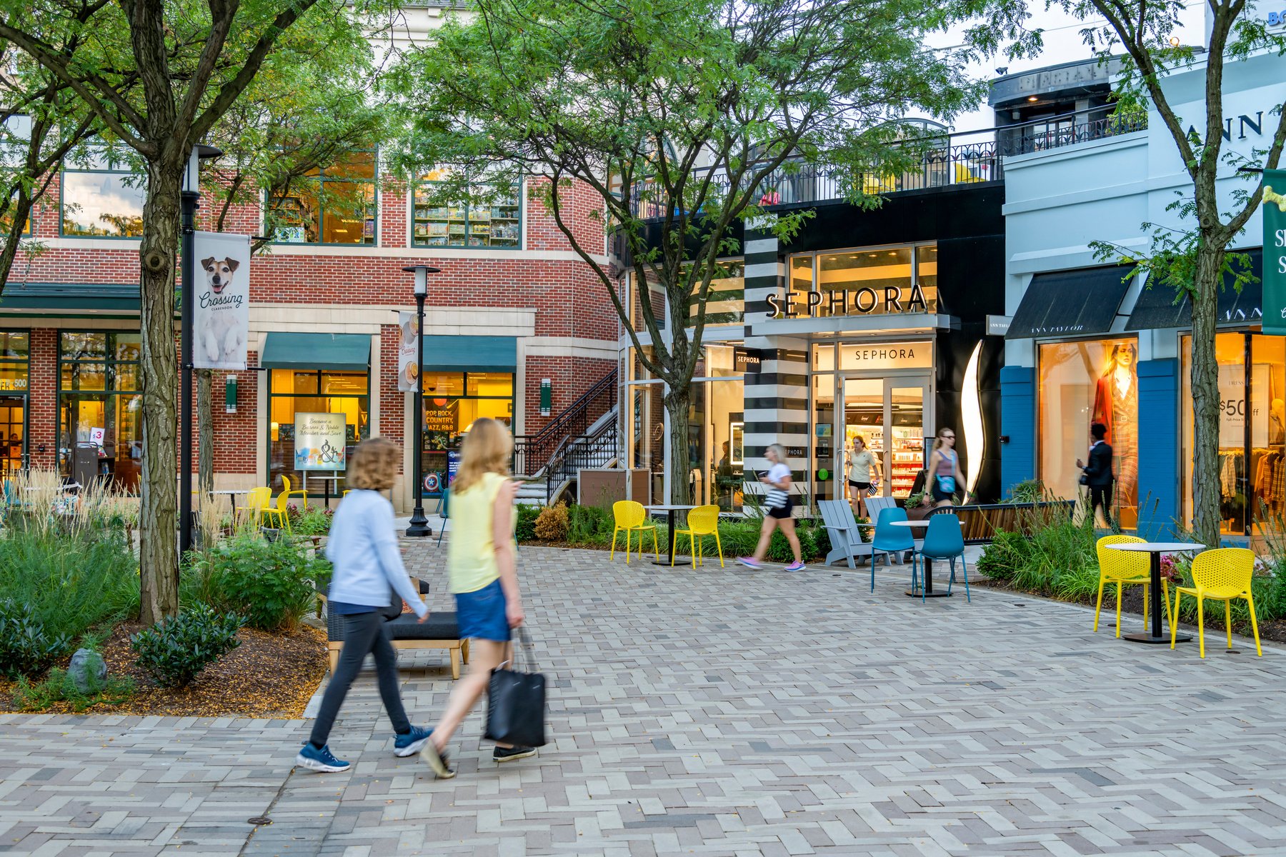 Outdoor Space Available in The Loop in Clarendon