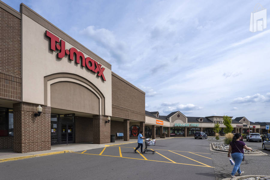 Hampton Village Centre3