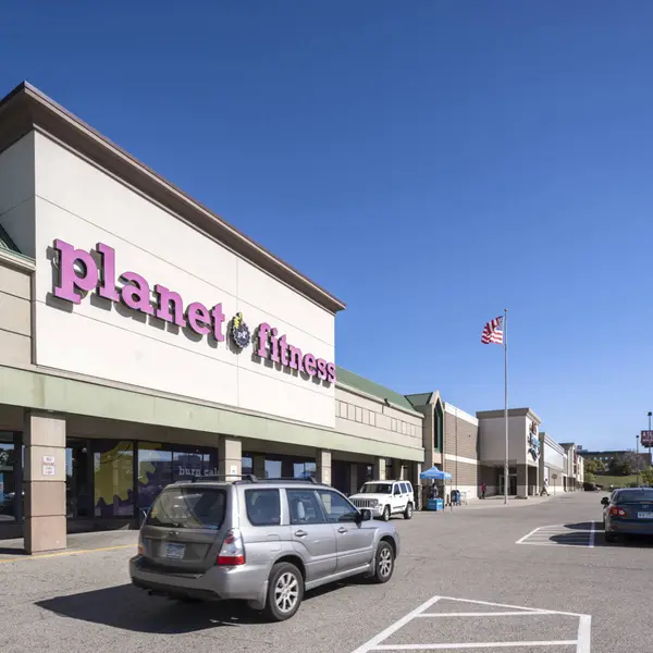 Bask in Success at Sun Ray Shopping Center