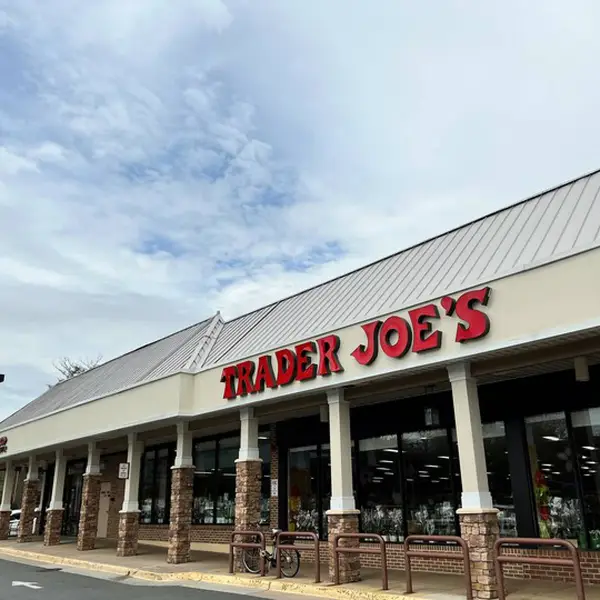 Desirable shop in Falls Church