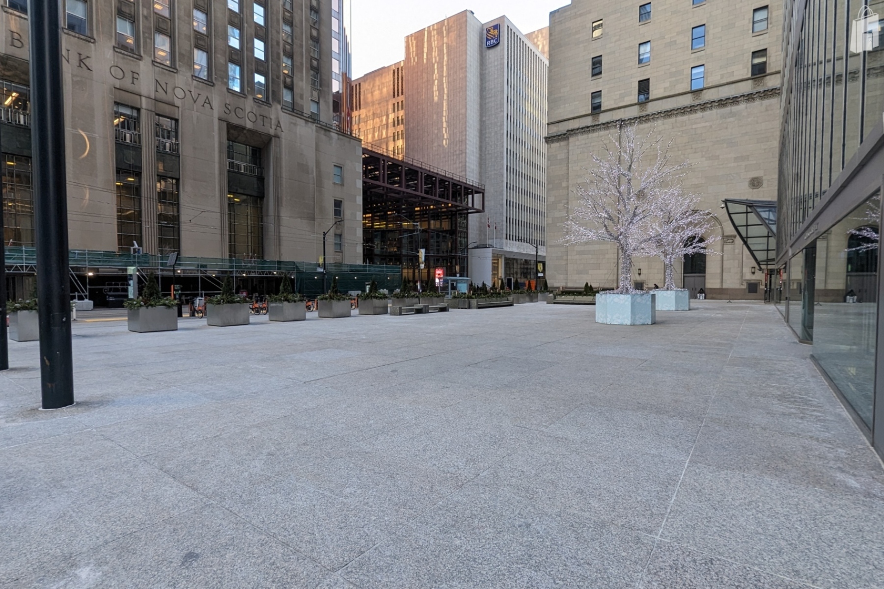 High exposure outdoor plaza in the heart of the Financial District at the corner of King and Bay Streets!