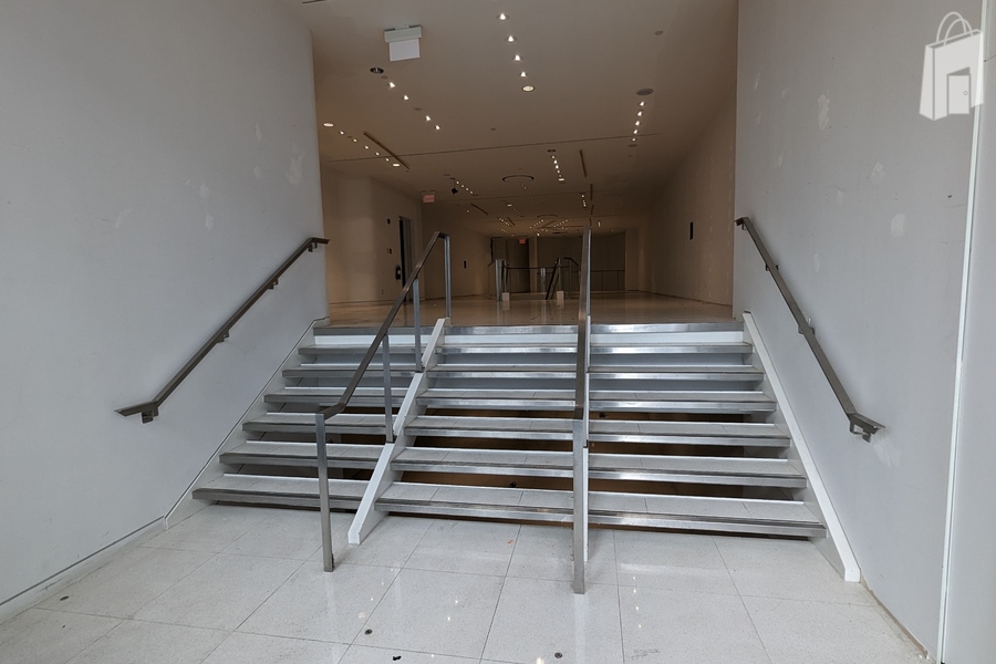 Stunning white gallery style 2-level retail unit at ground floor facing the Stephen Avenue retail district. 