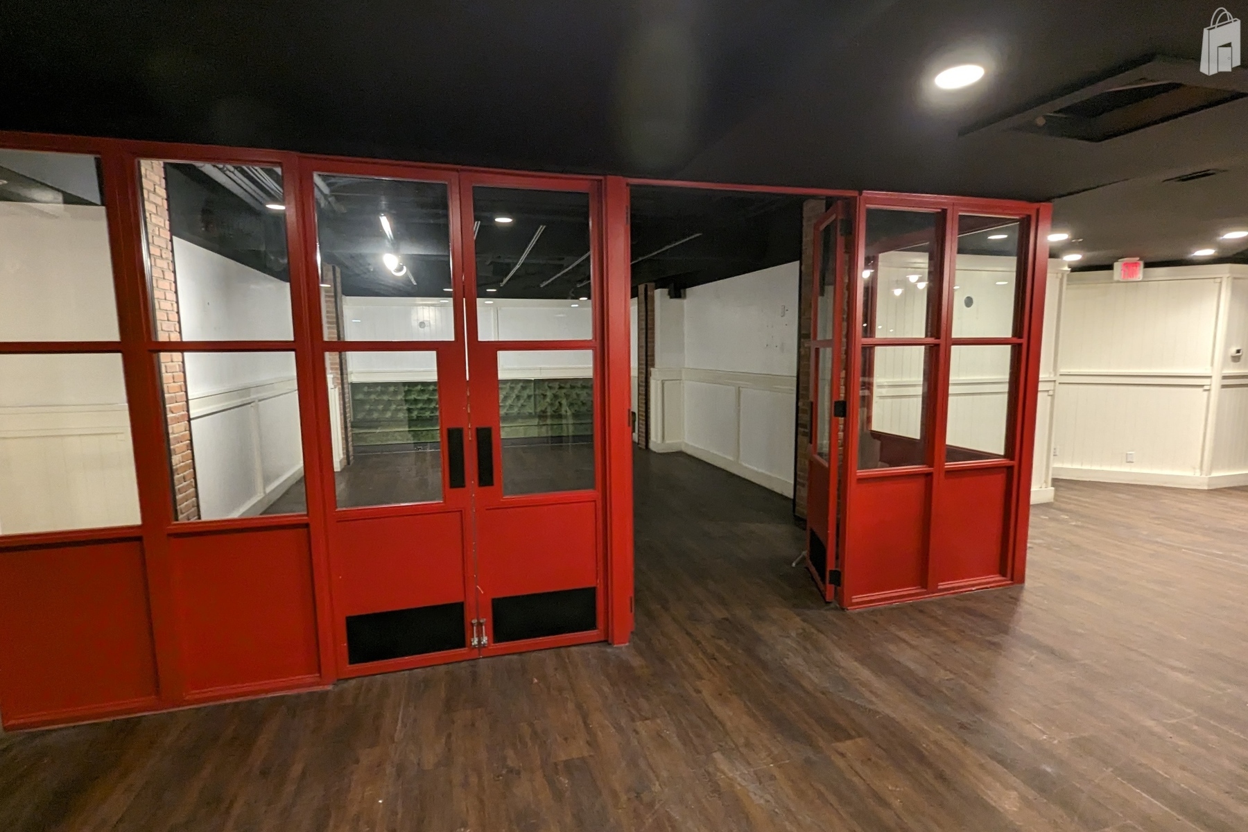 Turnkey Restaurant/Bar Bar/Restaurant For Your Next Social Event!