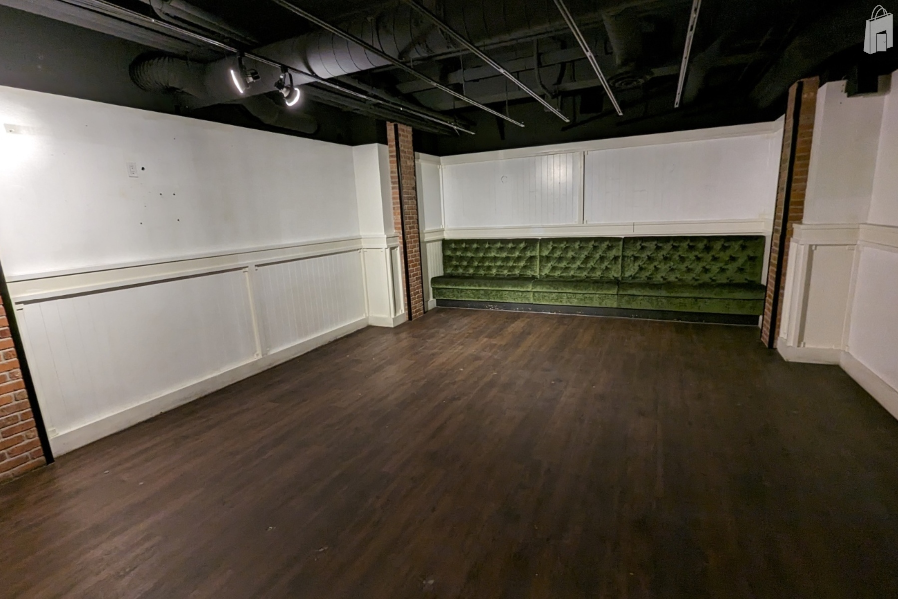 Turnkey Restaurant/Bar Bar/Restaurant For Your Next Social Event!