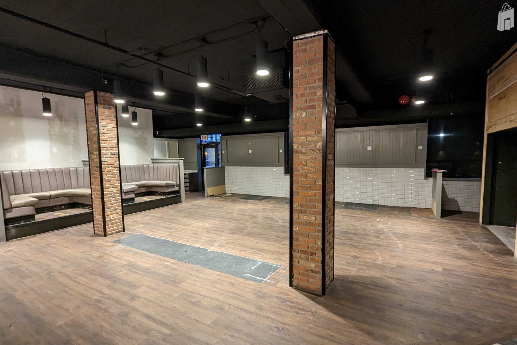 Turnkey Restaurant/Bar Bar/Restaurant For Your Next Social Event!