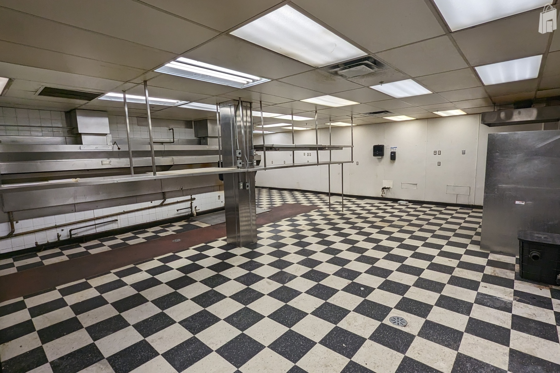 Turnkey Restaurant/Bar Bar/Restaurant For Your Next Social Event!