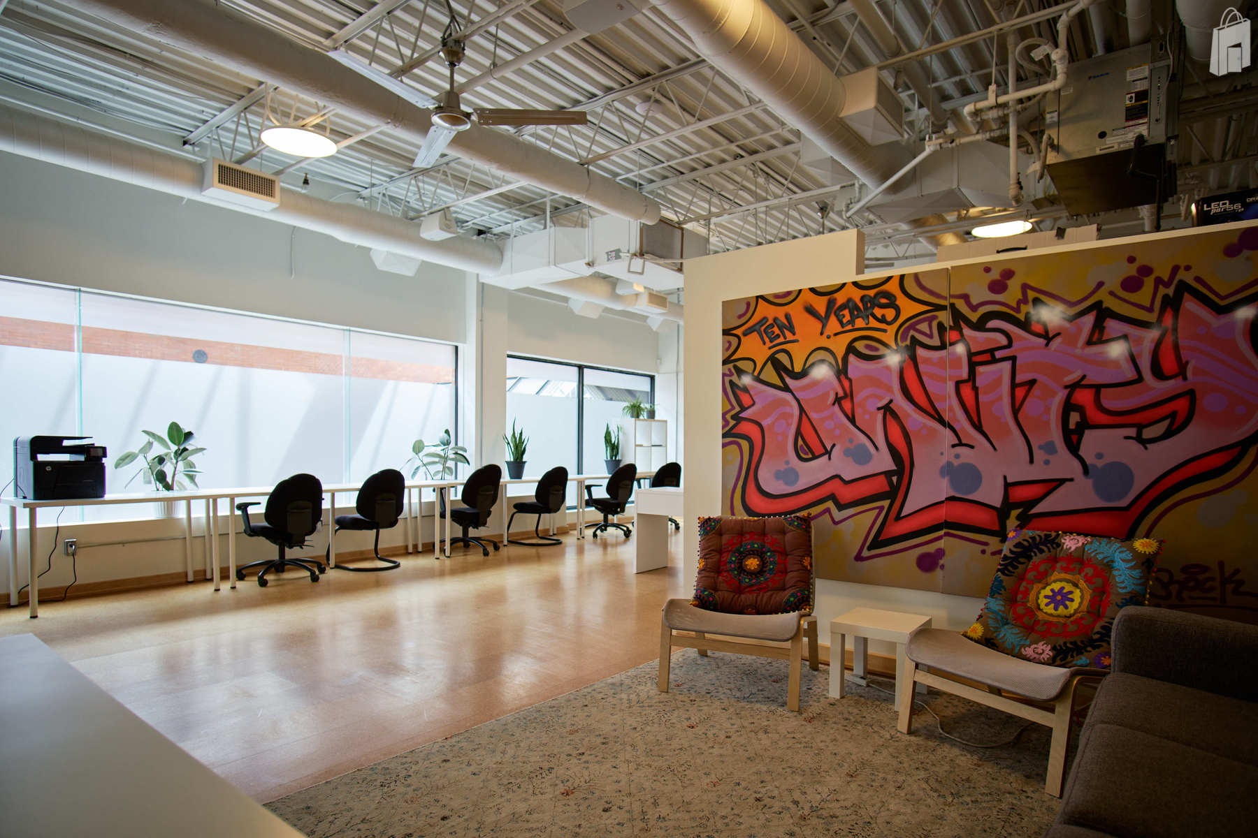 Short-Term Modern Fliexible Office Space Available