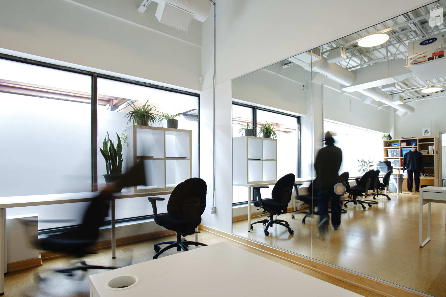 Short-Term Modern Fliexible Office Space Available