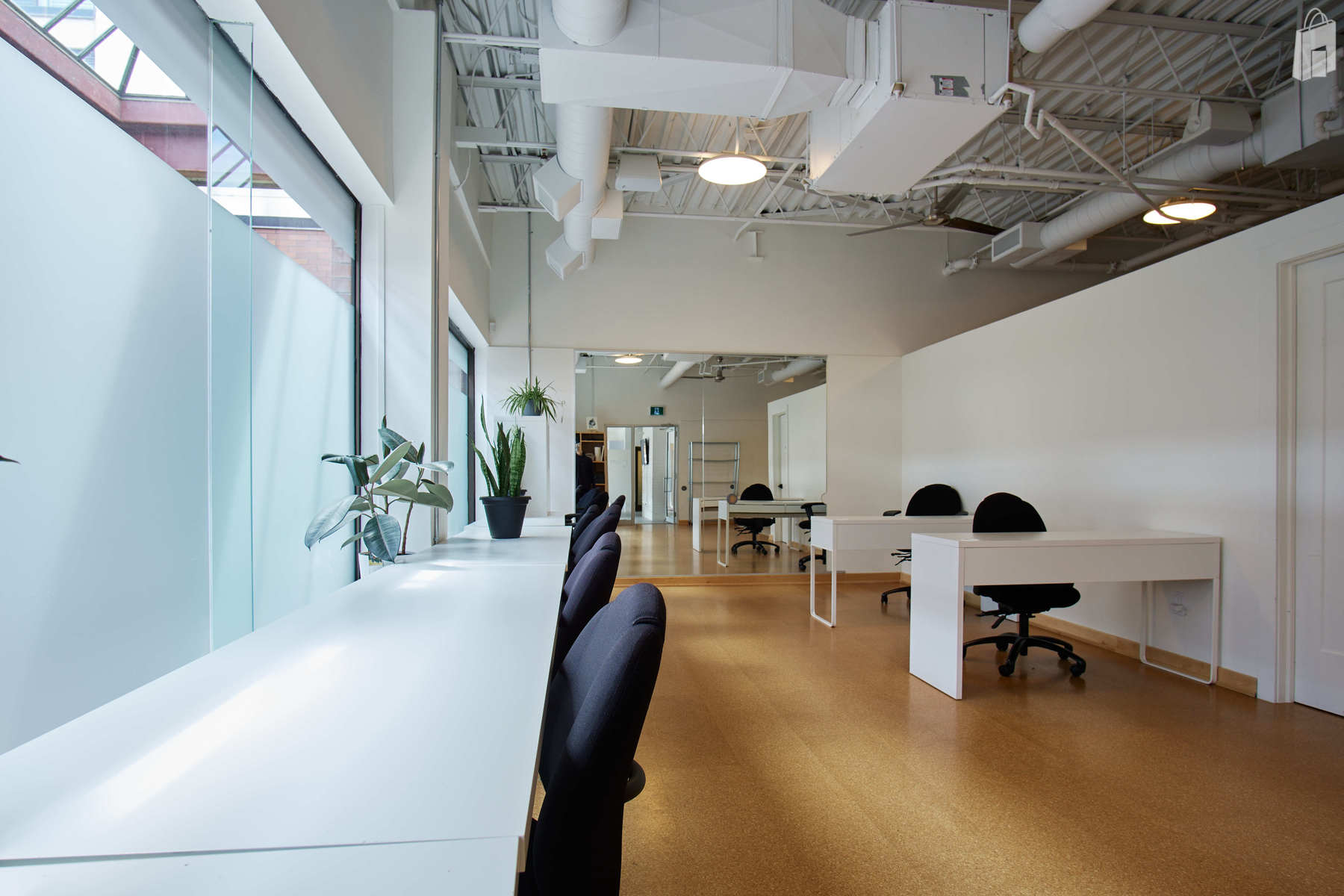 Short-Term Modern Fliexible Office Space Available