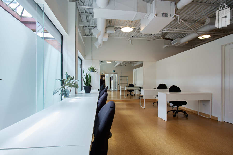 Short-Term Modern Fliexible Office Space Available