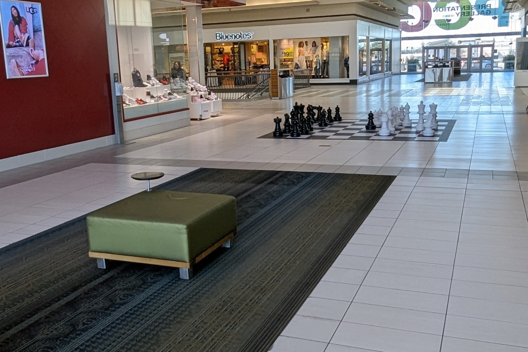 The largest and brightest Promo Court in the Mall!