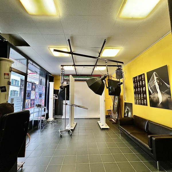 Ladenlokal mit grosser Vitrine an TOP Lage in der Neustadt Luzern