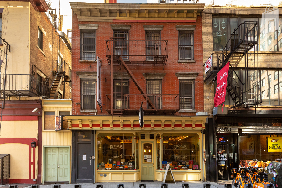 265 West 30th Street Storefront