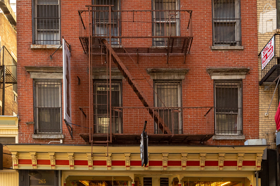 265 West 30th Street Storefront