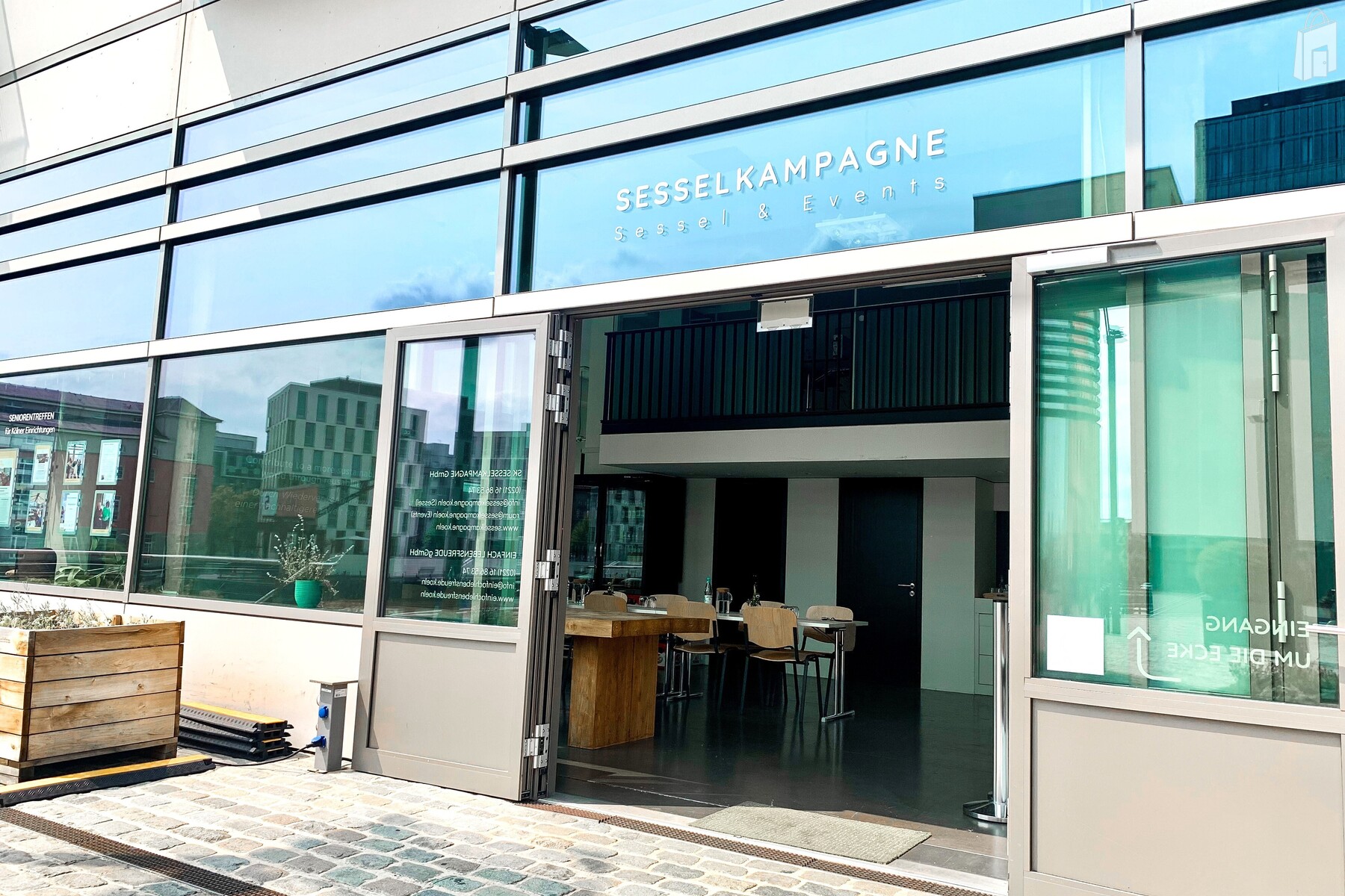 Seiteneingang_Lieferungen_alternativer Eingang_Location im KRANHAUS NORD