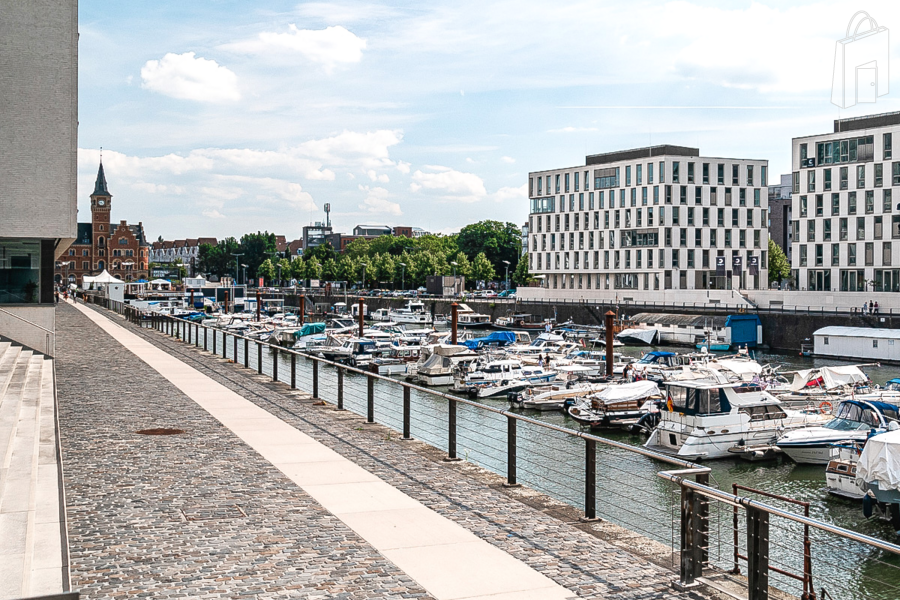 Hafenansicht_Yachthafen_Location im KRANHAUS NORD