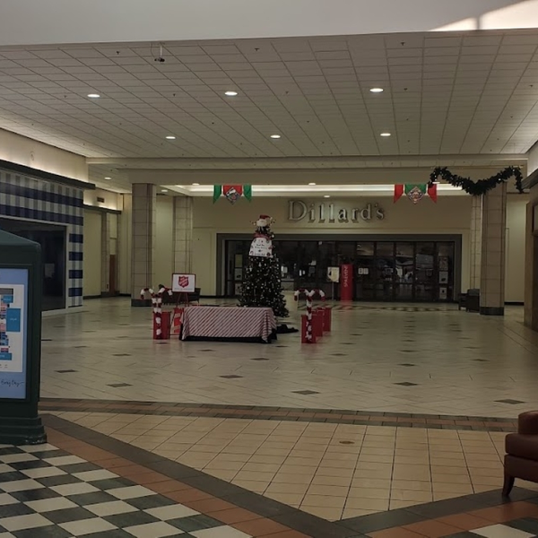 Enticing Shop in Center of Texerkana, Texas