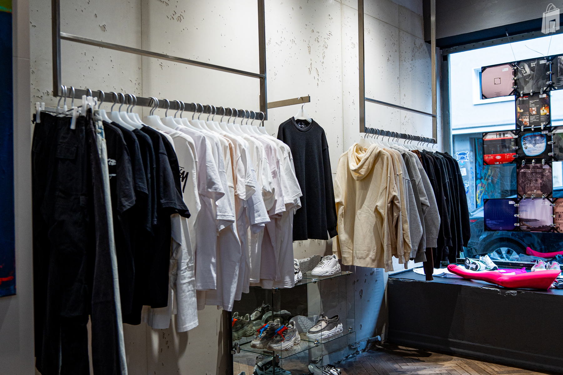 Warenträger Wand Schaufenster