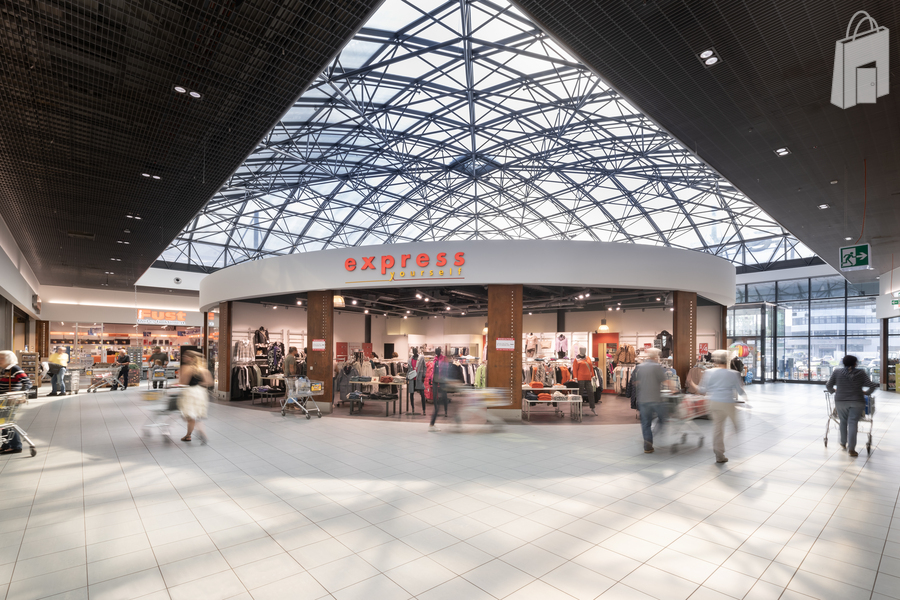 Gegenüber von Express Yourself