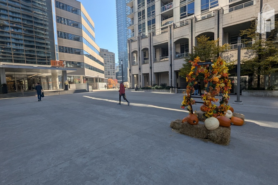 777 Bay Outdoor Plaza