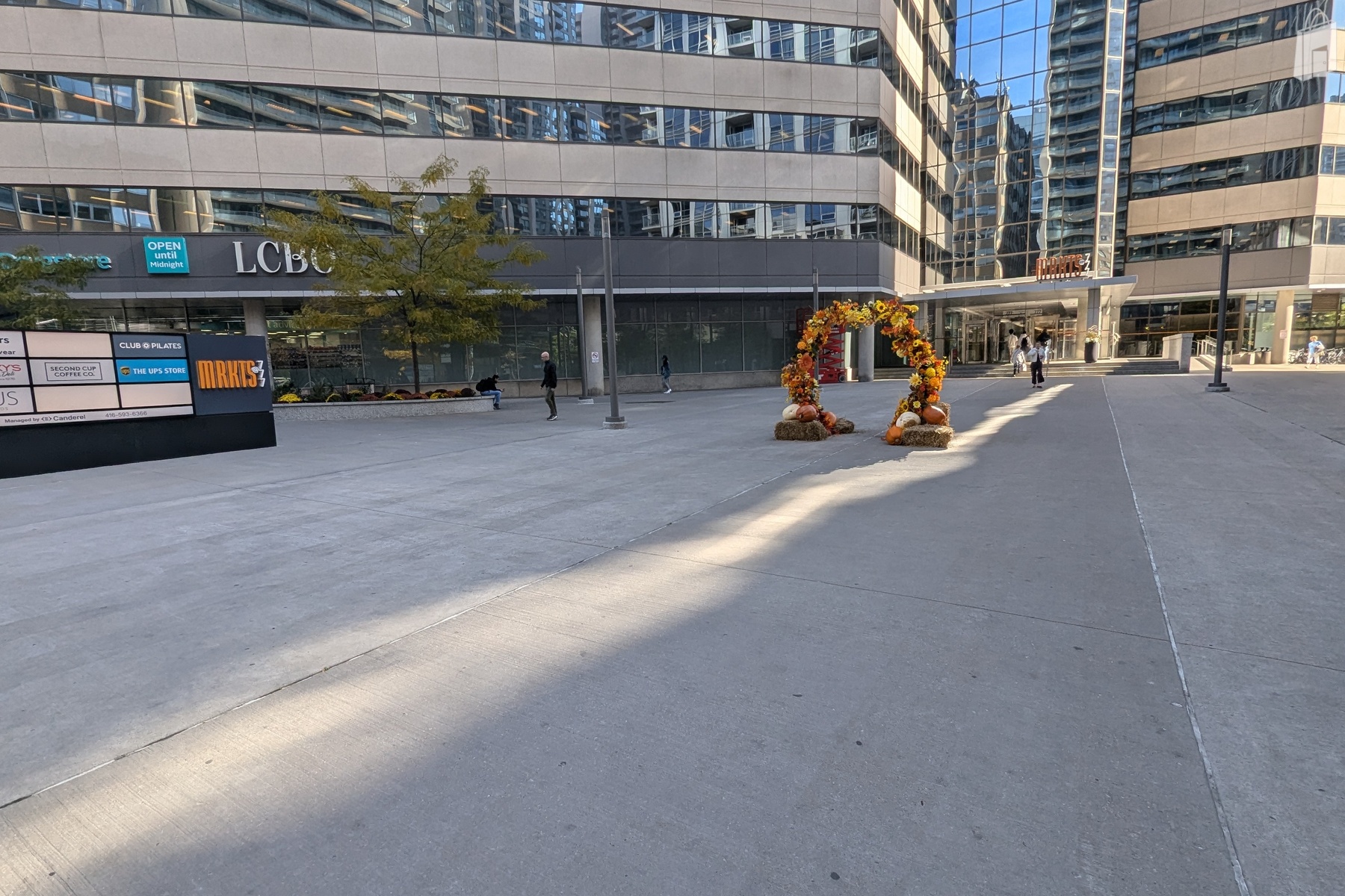 777 Bay Outdoor Plaza