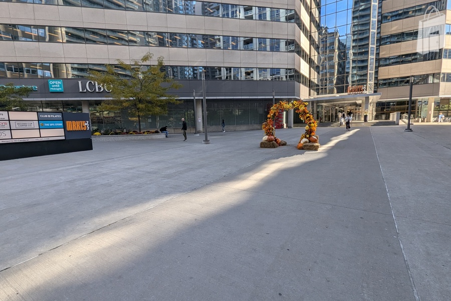 777 Bay Outdoor Plaza