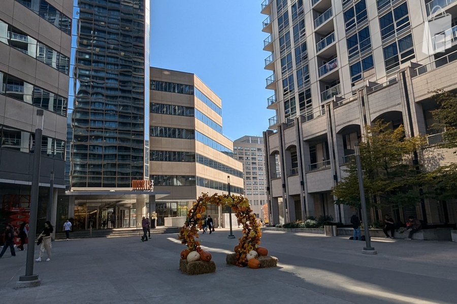 777 Bay Outdoor Plaza