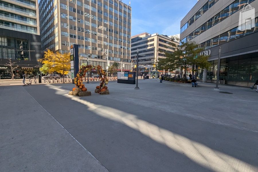 777 Bay Outdoor Plaza