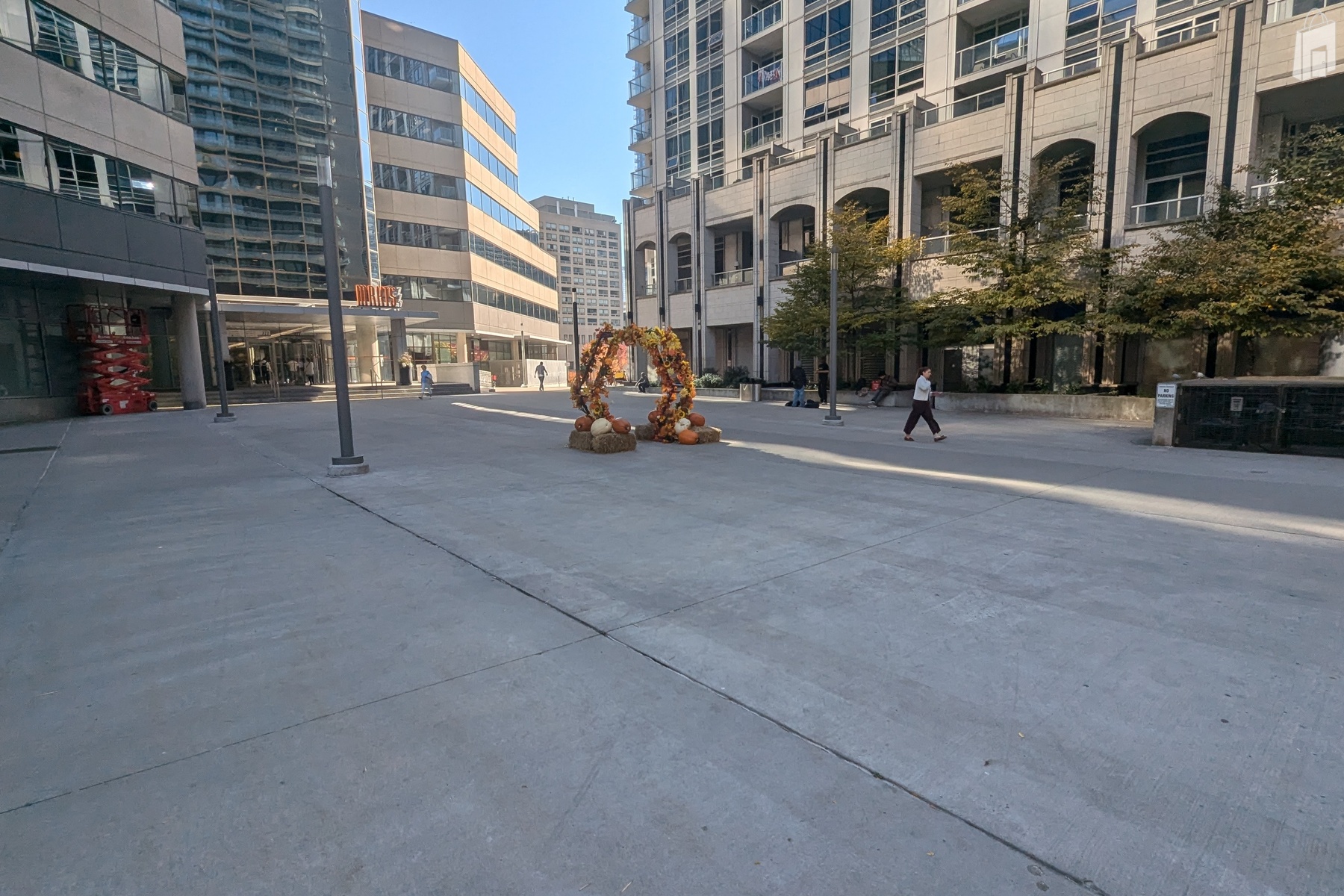 777 Bay Outdoor Plaza