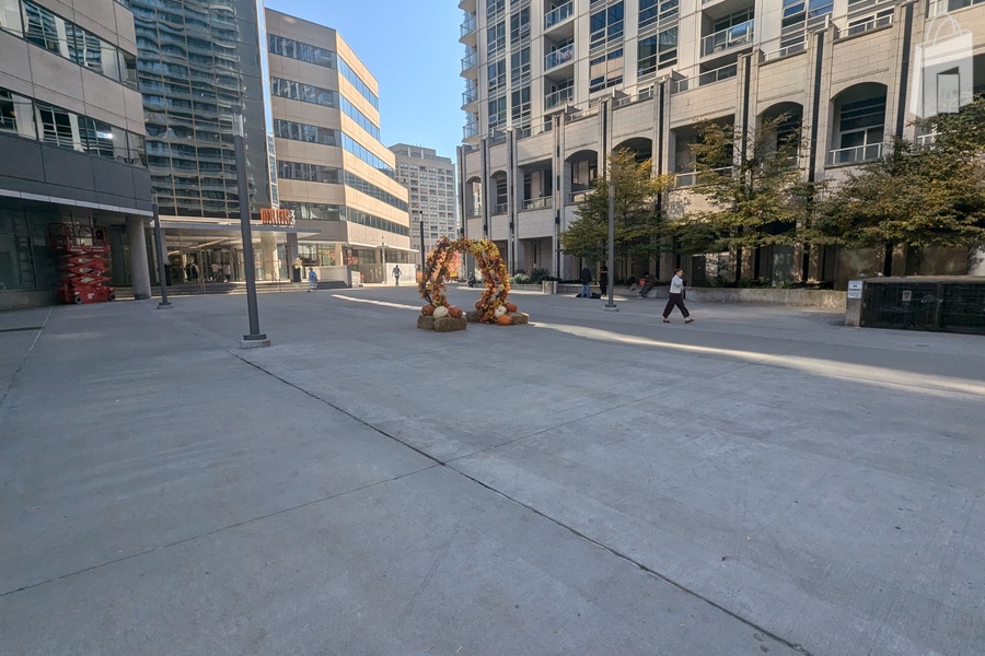 777 Bay Outdoor Plaza