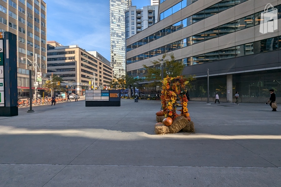 777 Bay Outdoor Plaza