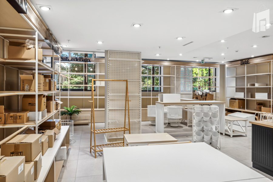 Portes St. François - 1er étage - espace