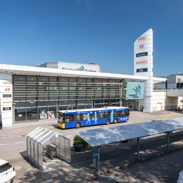 GlasPavillon im grössten Einkaufszentrum am Zürichsee