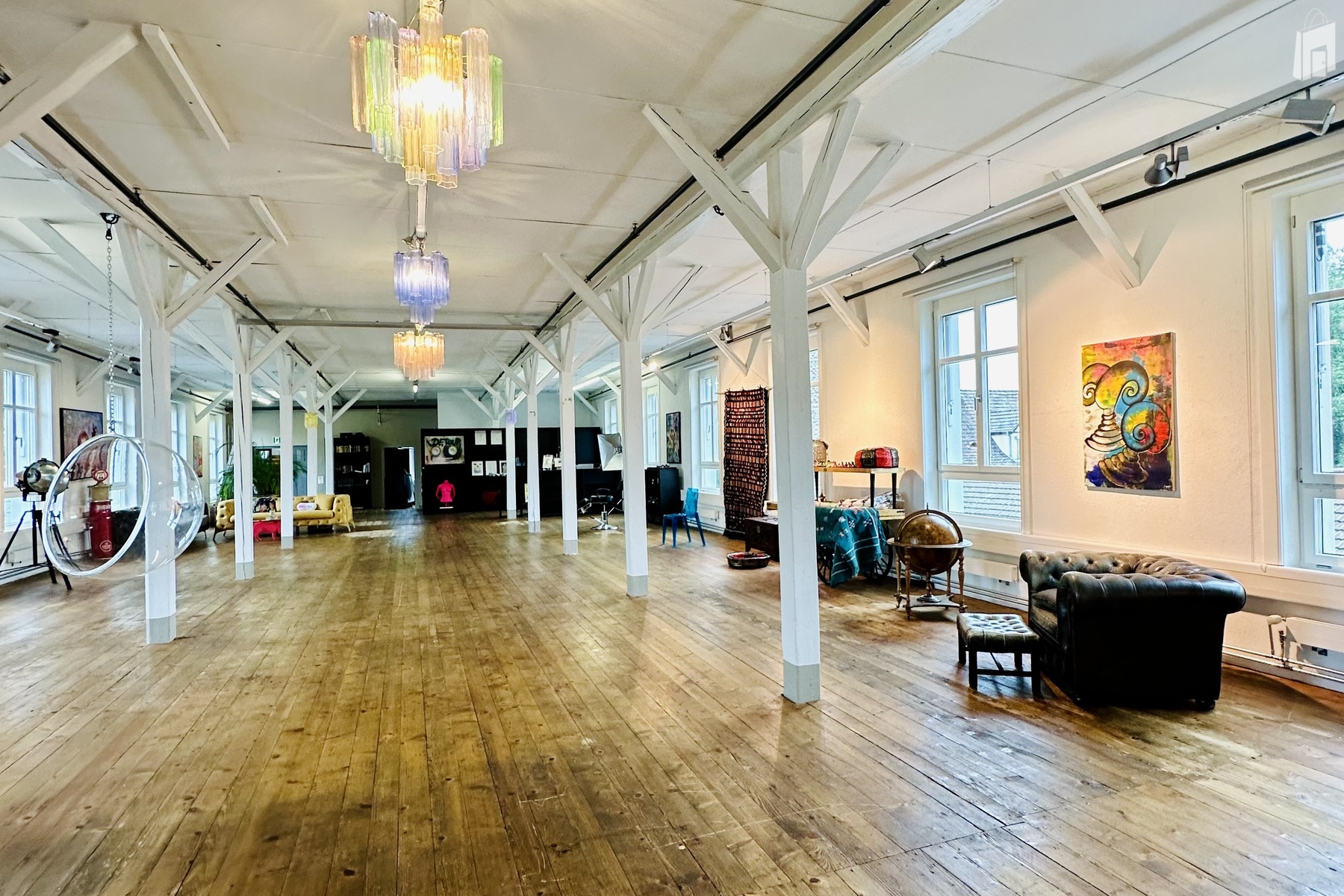 Mitte anfang der Halle