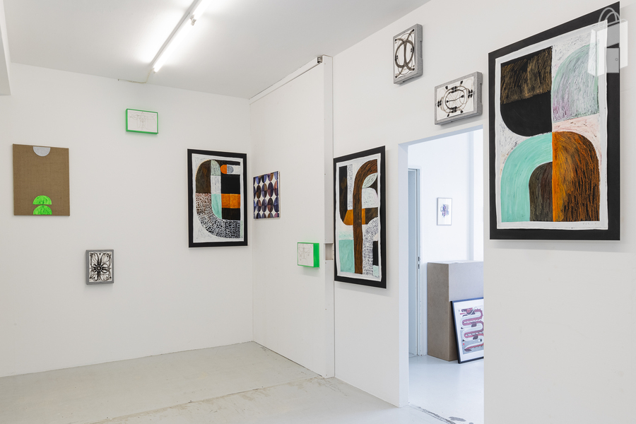 Raum 2 und Durchgang zu Büro