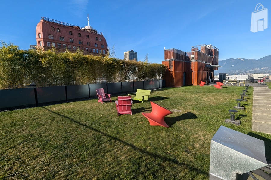 151 West Hastings Roof