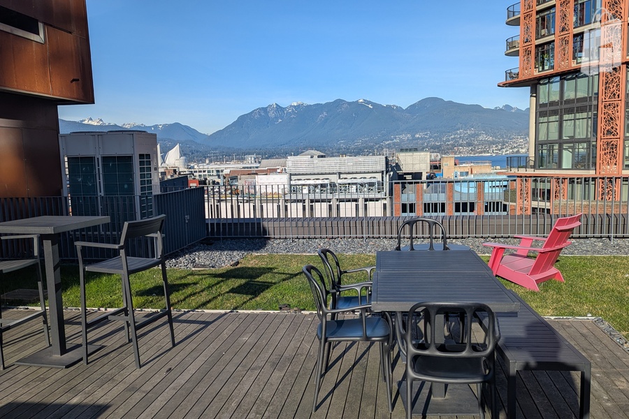 151 West Hastings Roof