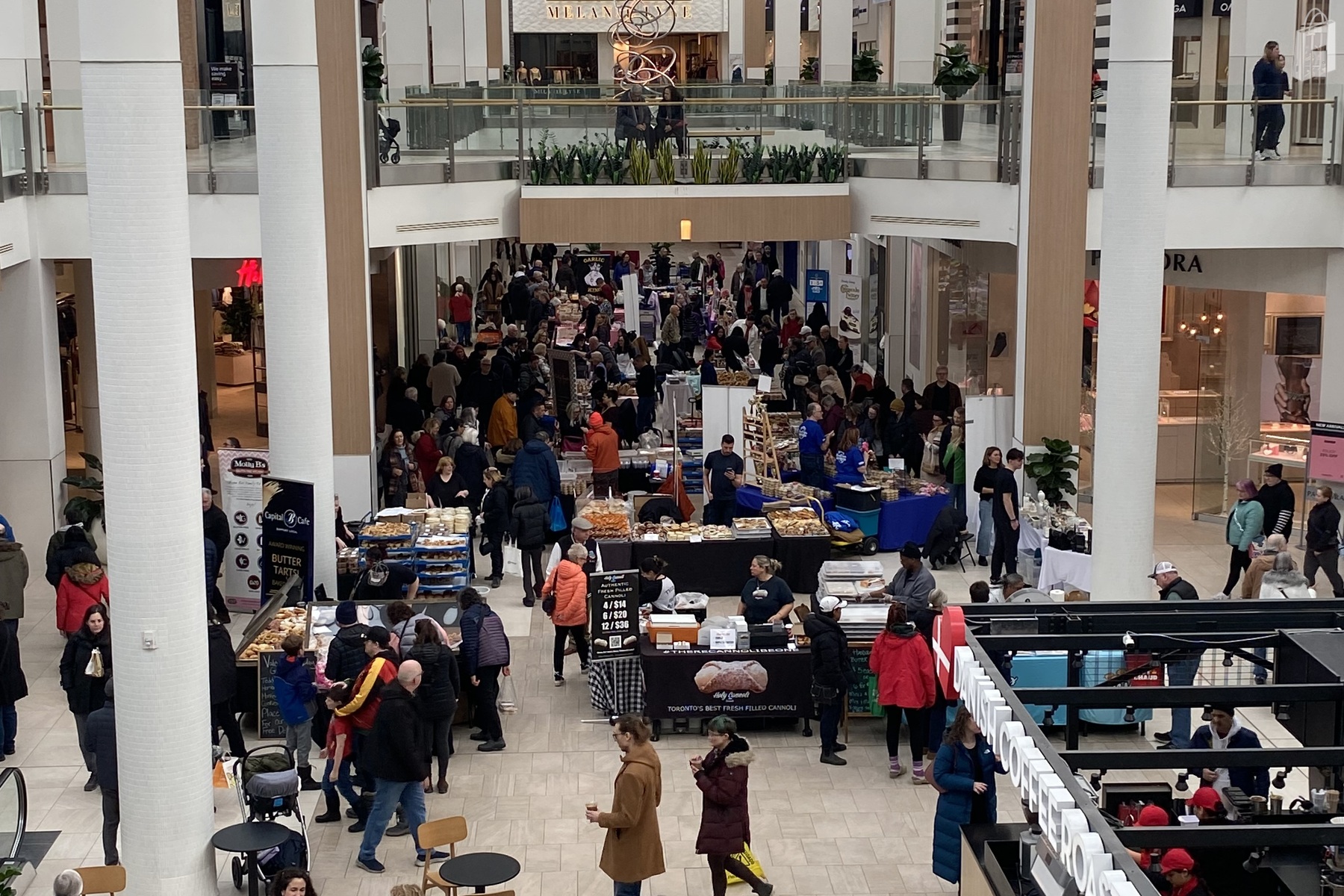 Centre Court - Market