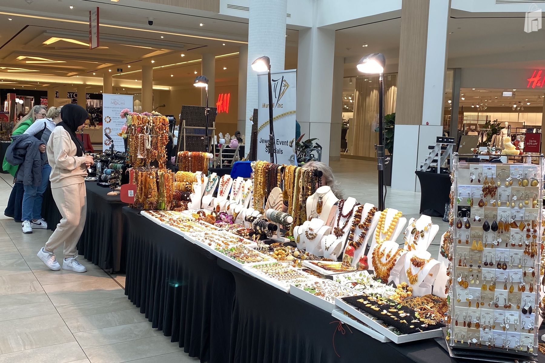 Centre Court - Market